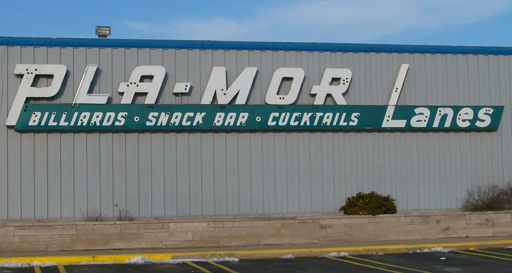 Photo by Mike Meyer, sign painter, Mezeppa, Minnesota